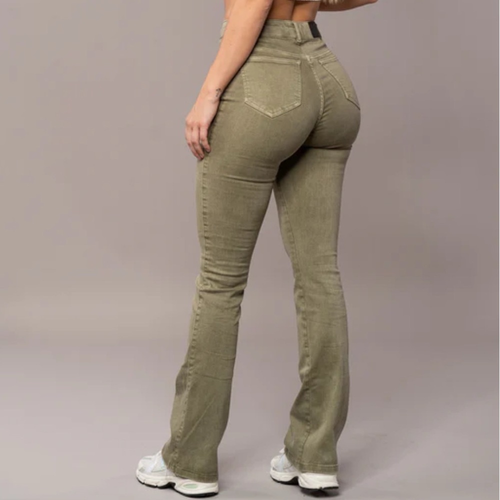 FITJEANS Tan Flare Wide Leg Jeans for Effortless Style